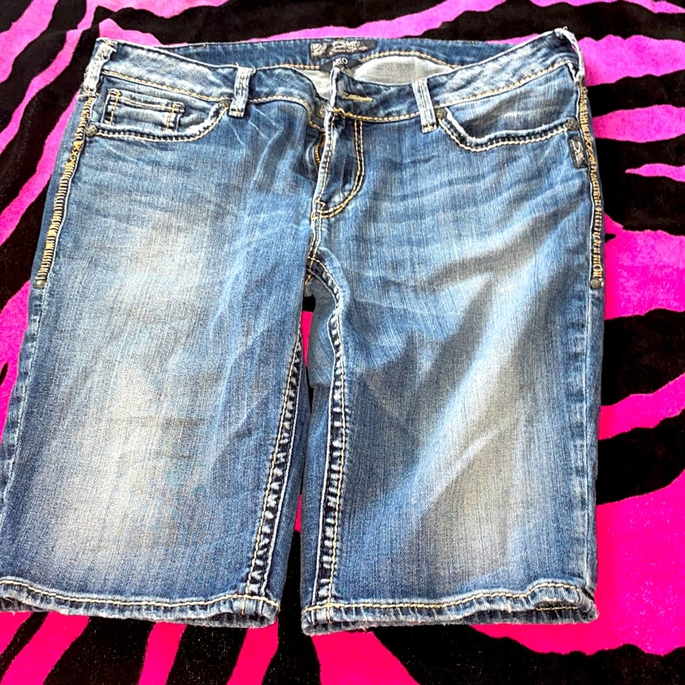 Silver Aiko Bermudas